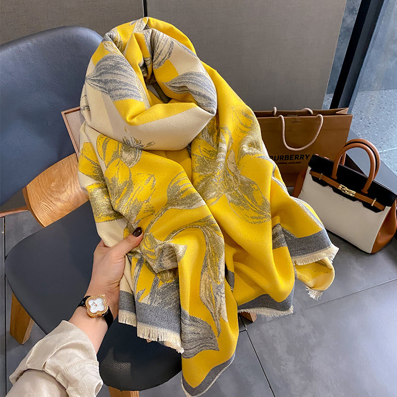 Lựa chọn khăn với chất liệu sợi cashmere cao cấp giúp giữ ấm hiệu quả