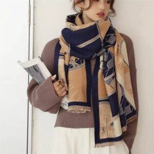 Khăn Quàng Cổ Nữ Công Sở: 5 Mẹo Lựa Chọn Ghi Điểm Ấn Tượng