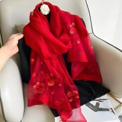 Khăn voan lụa cao cấp thêu hoa KVL-008 kèm hộp và túi giấy làm quà