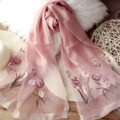 Khăn voan lụa cao cấp thêu hoa KVL-004 kèm hộp và túi giấy làm quà