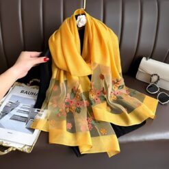 Khăn voan lụa cao cấp thêu hoa KVL-006 kèm hộp và túi giấy làm quà