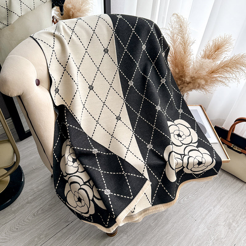 Khăn dạ nữ cao cấp WD-KDN002 họa tiết hoa trà kèm túi và hộp làm quà tặng